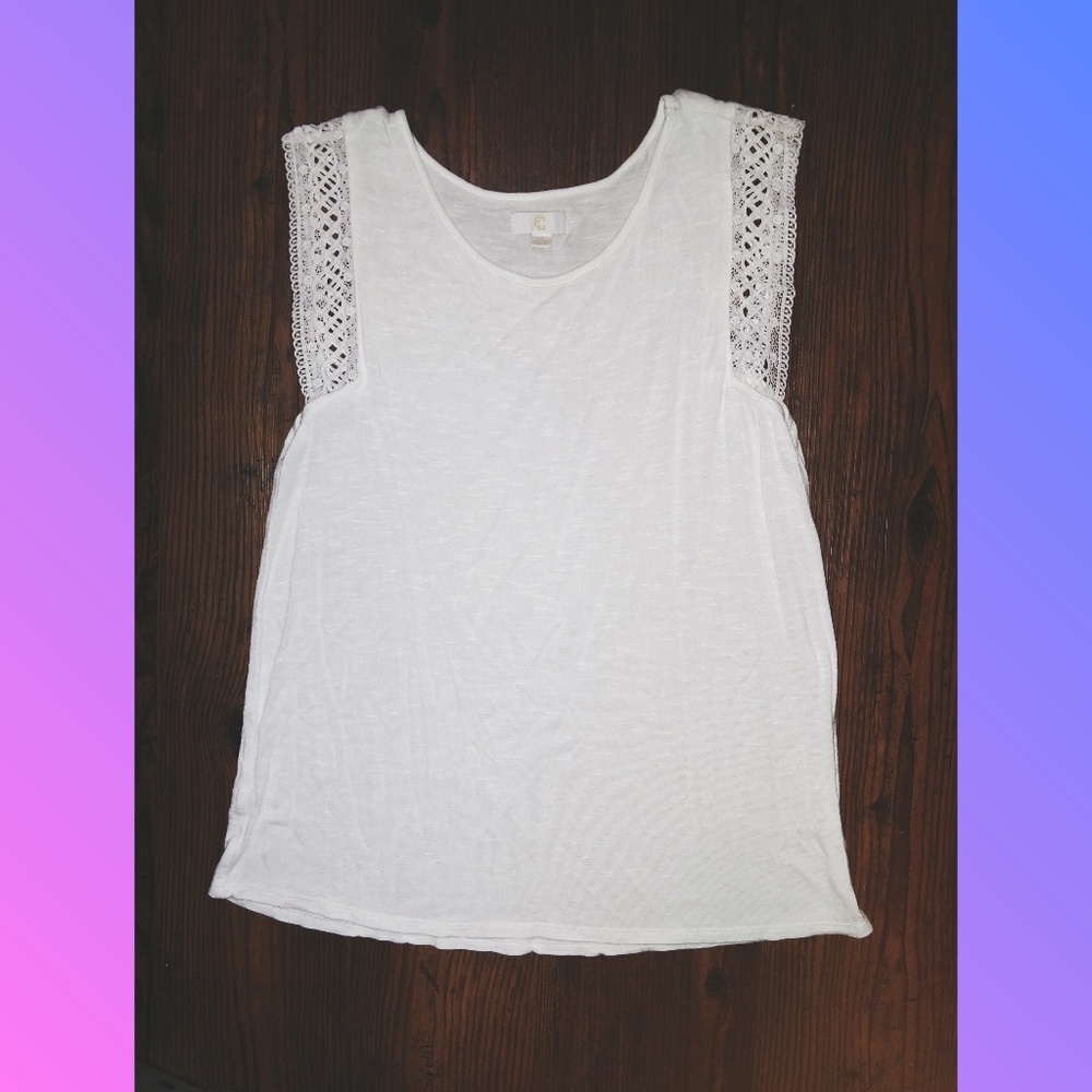📌3/$25📌 Adorable White Top